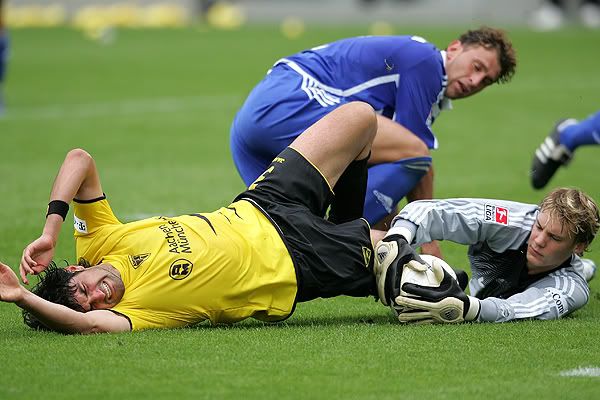 manuel-neuers-100th-bundesliga-1